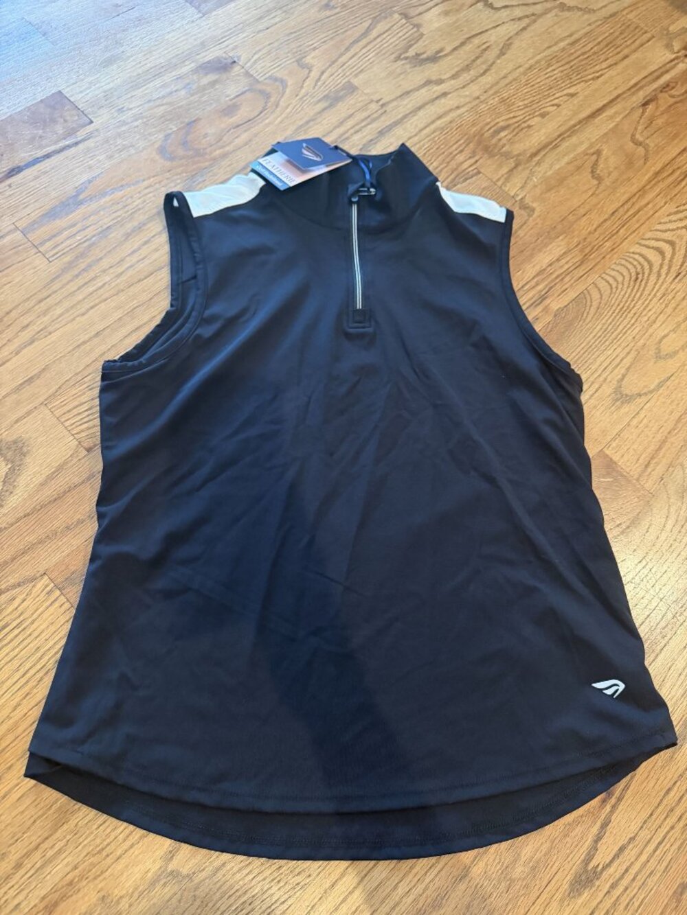 FEATHERIE WOMENS BLACK WHITE SIZE 6 HALF ZIP SLEEVELESS SHIRT NEW